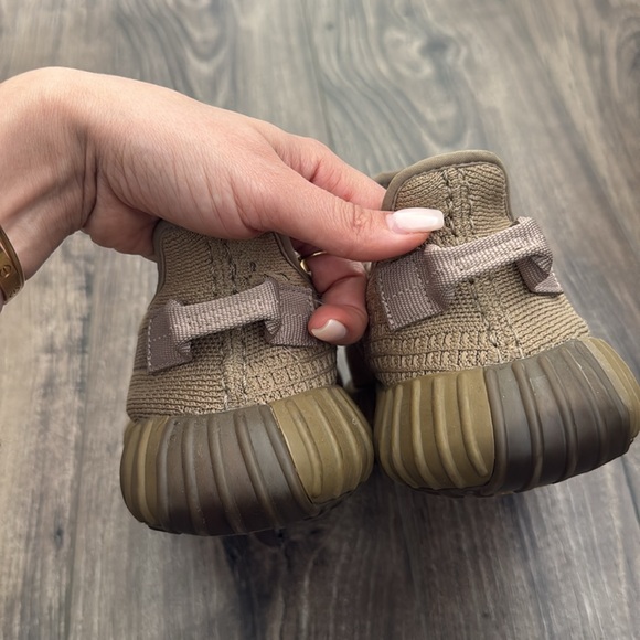 Yeezy - Picture 5 of 7